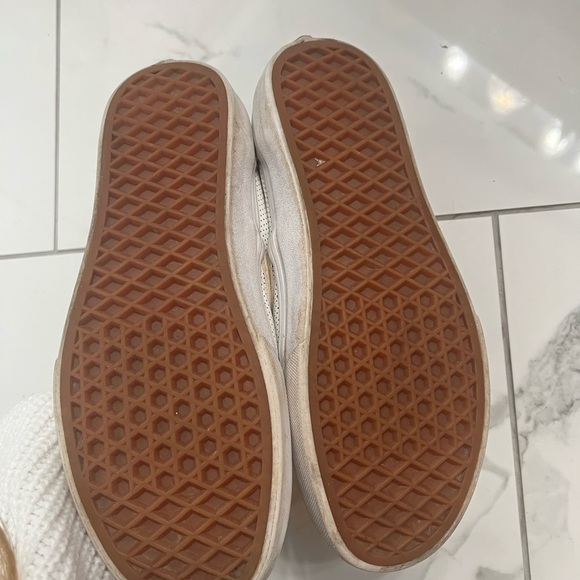 Vans - Picture 5 of 5